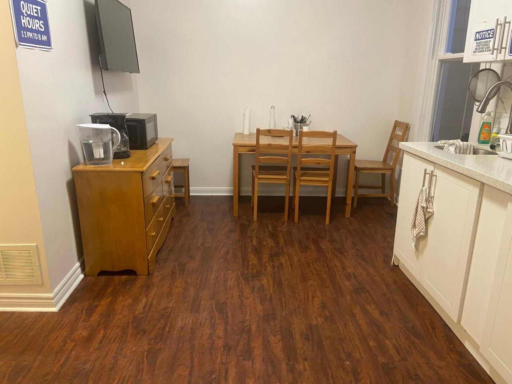Budget Quad Room With En Suite Bathroom 36B Toronto Eksteriør bilde